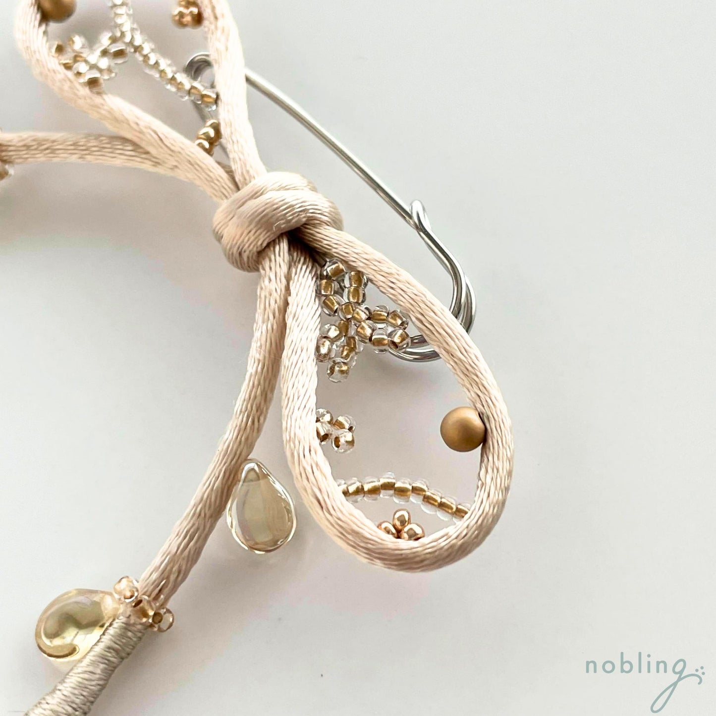 Ribbon brooch 【Ivory】