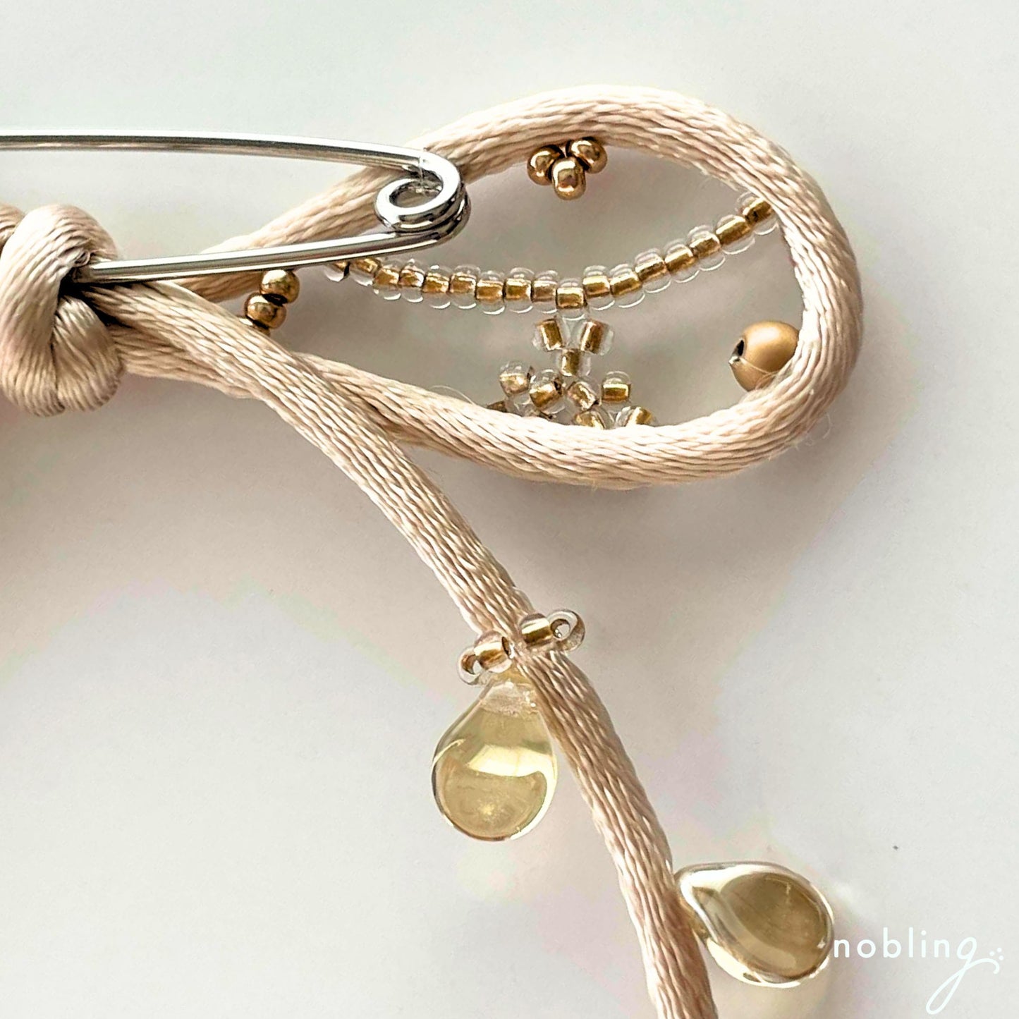 Ribbon brooch 【Ivory】