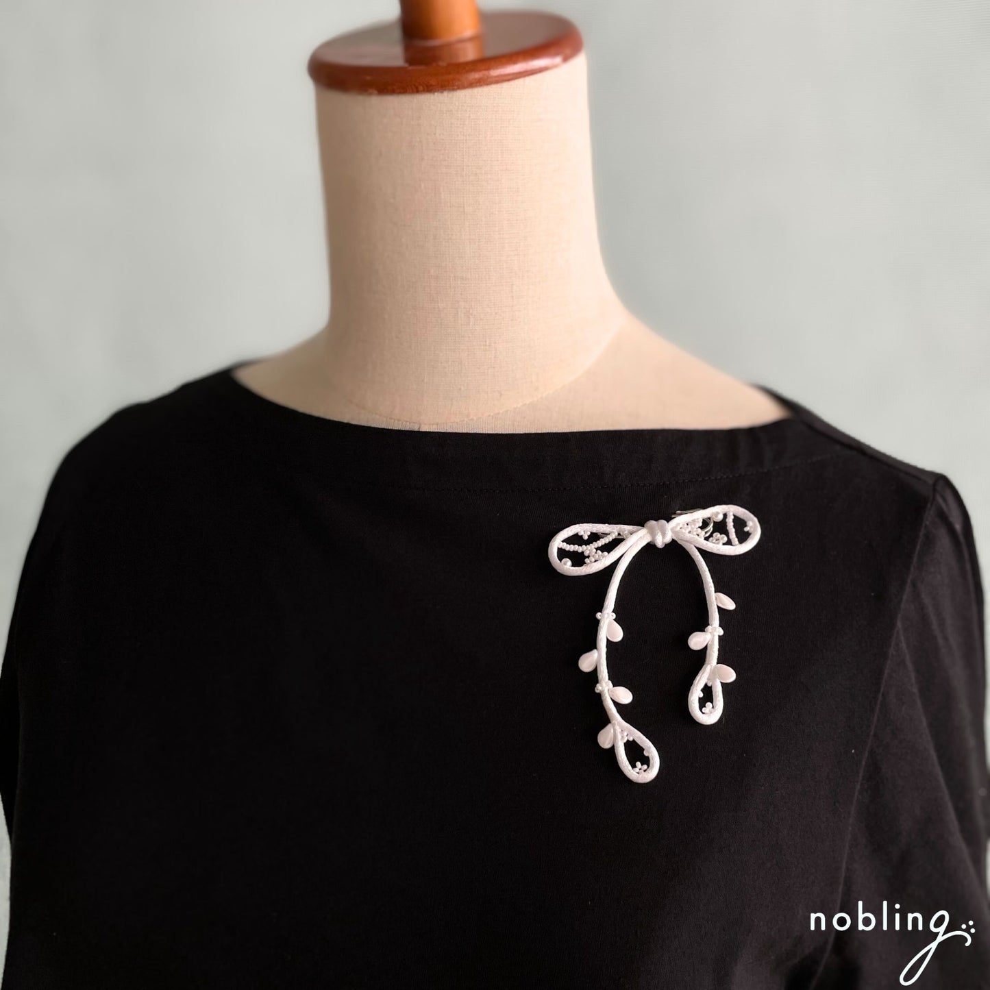 Ribbon brooch 【pure white】