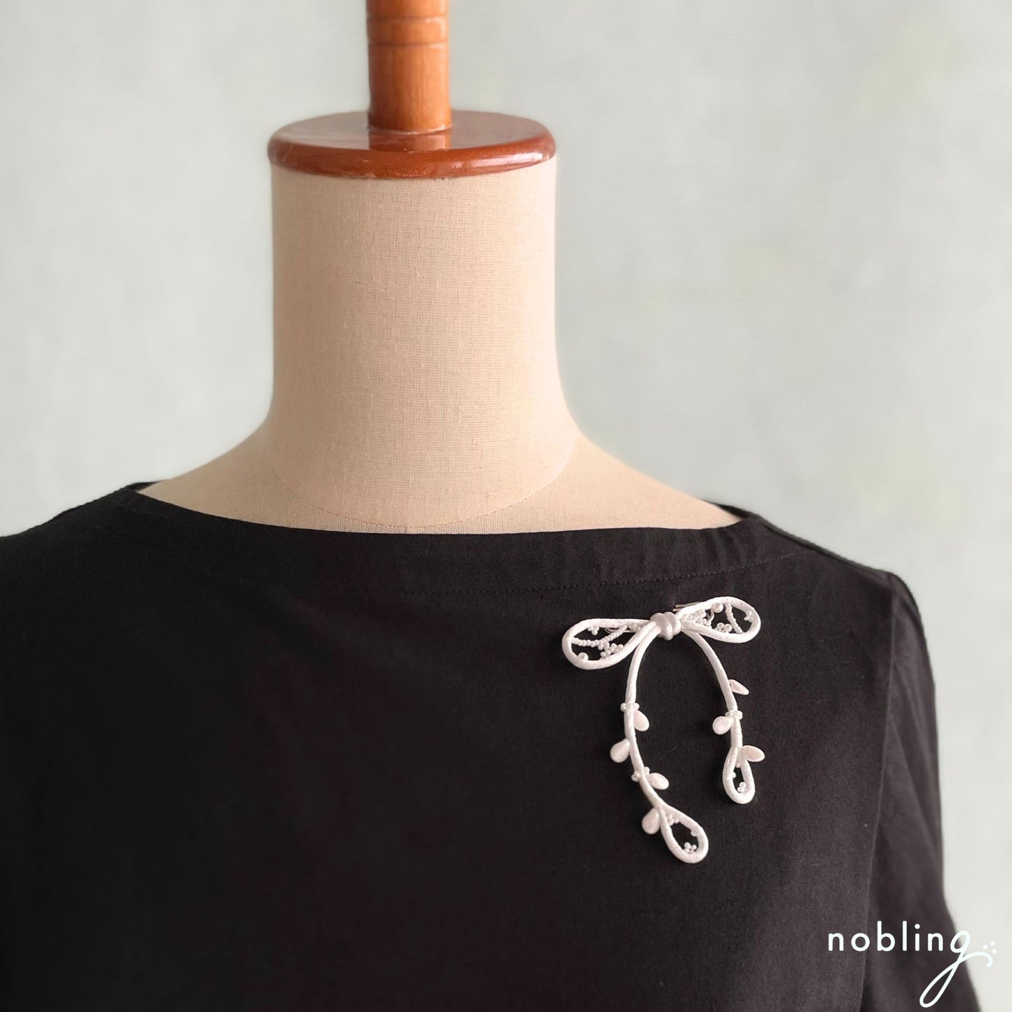 Ribbon brooch 【pure white】