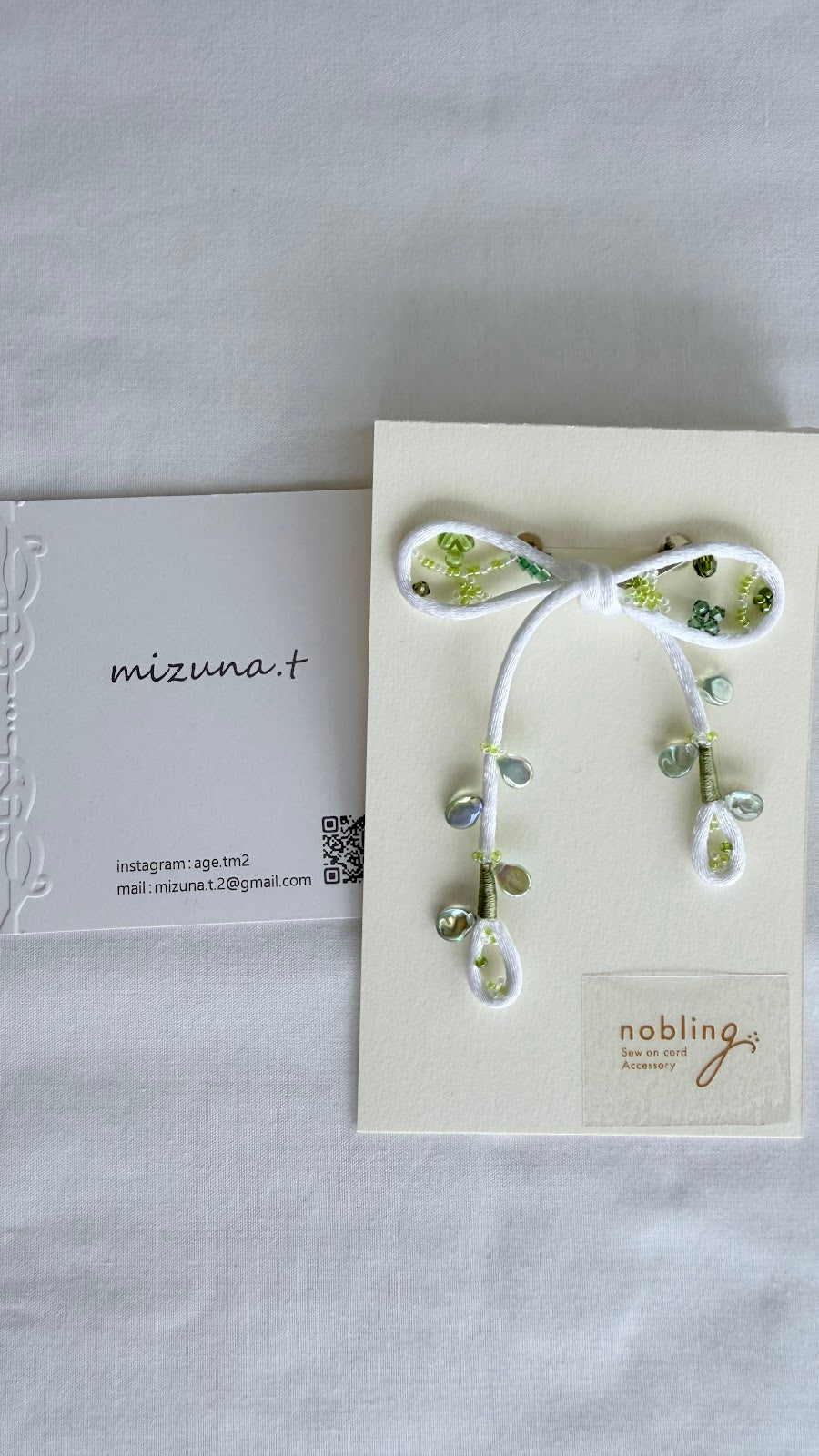 White Ribbon Brooch with Beads, Statement Bow Pin for Jacket or Dress, Handmade Japanese Jewelry 【Oikawa White】