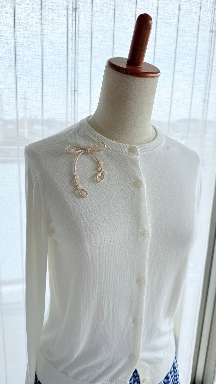 Ivory Ribbon Brooch with Beads, Statement Bow Pin for Jacket or Dress, Handmade Japanese Jewelry 【Watanabe Ivory】