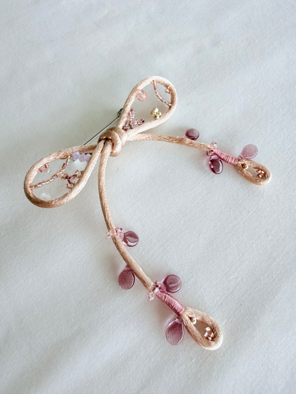 Ivory Ribbon Brooch with Beads, Statement Bow Pin for Jacket or Dress, Handmade Japanese Jewelry 【Oikawa Ivory】