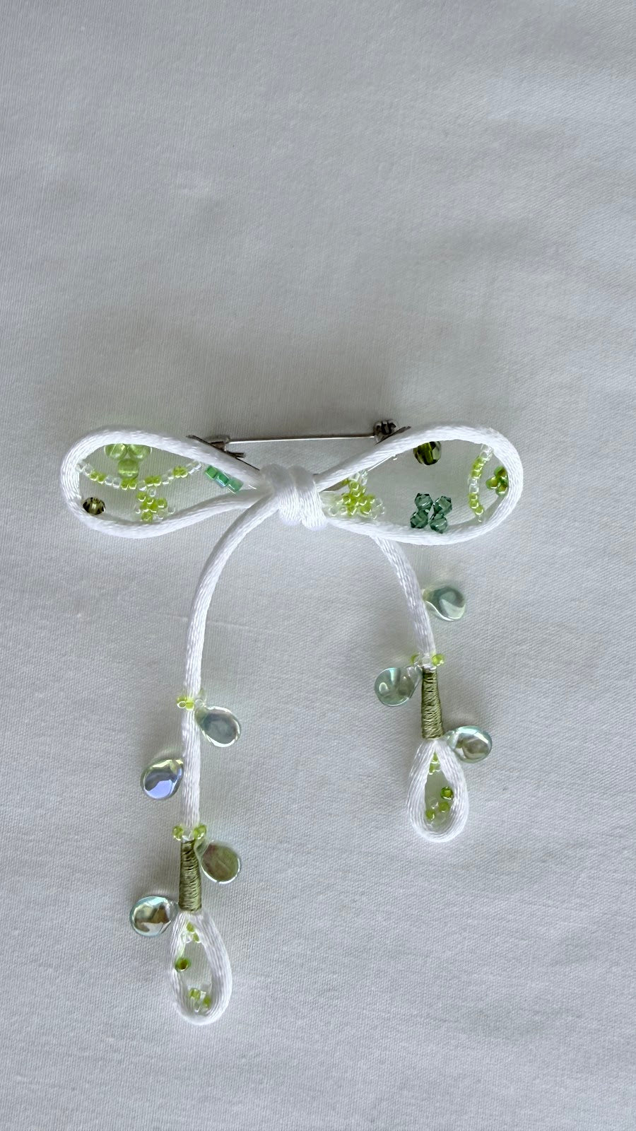 White Ribbon Brooch with Beads, Statement Bow Pin for Jacket or Dress, Handmade Japanese Jewelry 【Oikawa White】