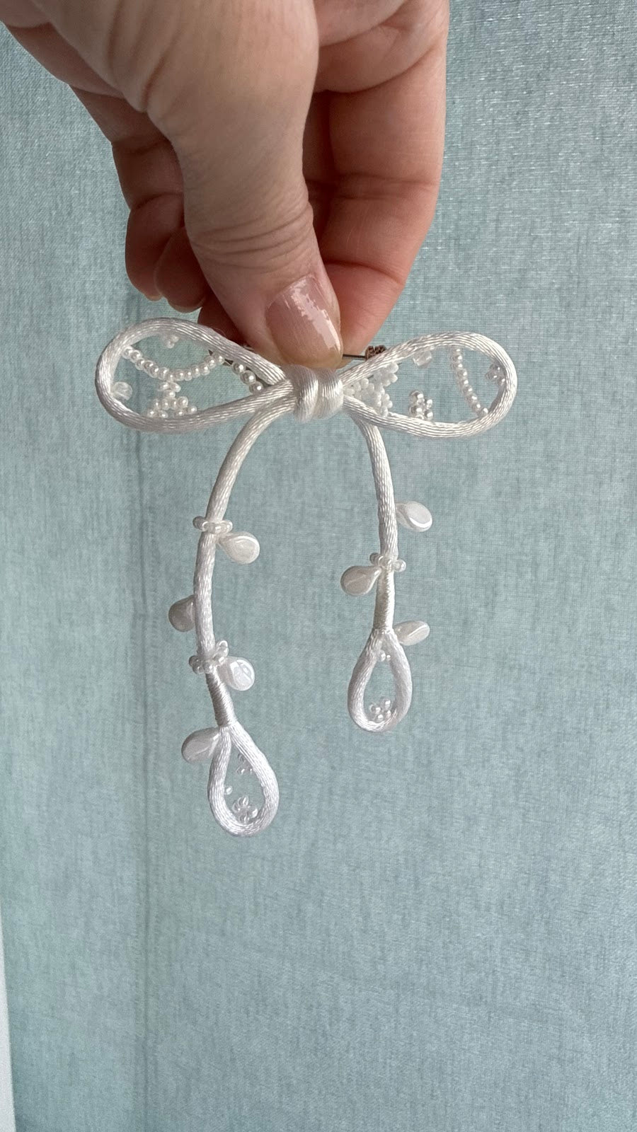 White Ribbon Brooch with Beads, Statement Bow Pin for Jacket or Dress, Handmade Japanese Jewelry 【Hishinuma White】
