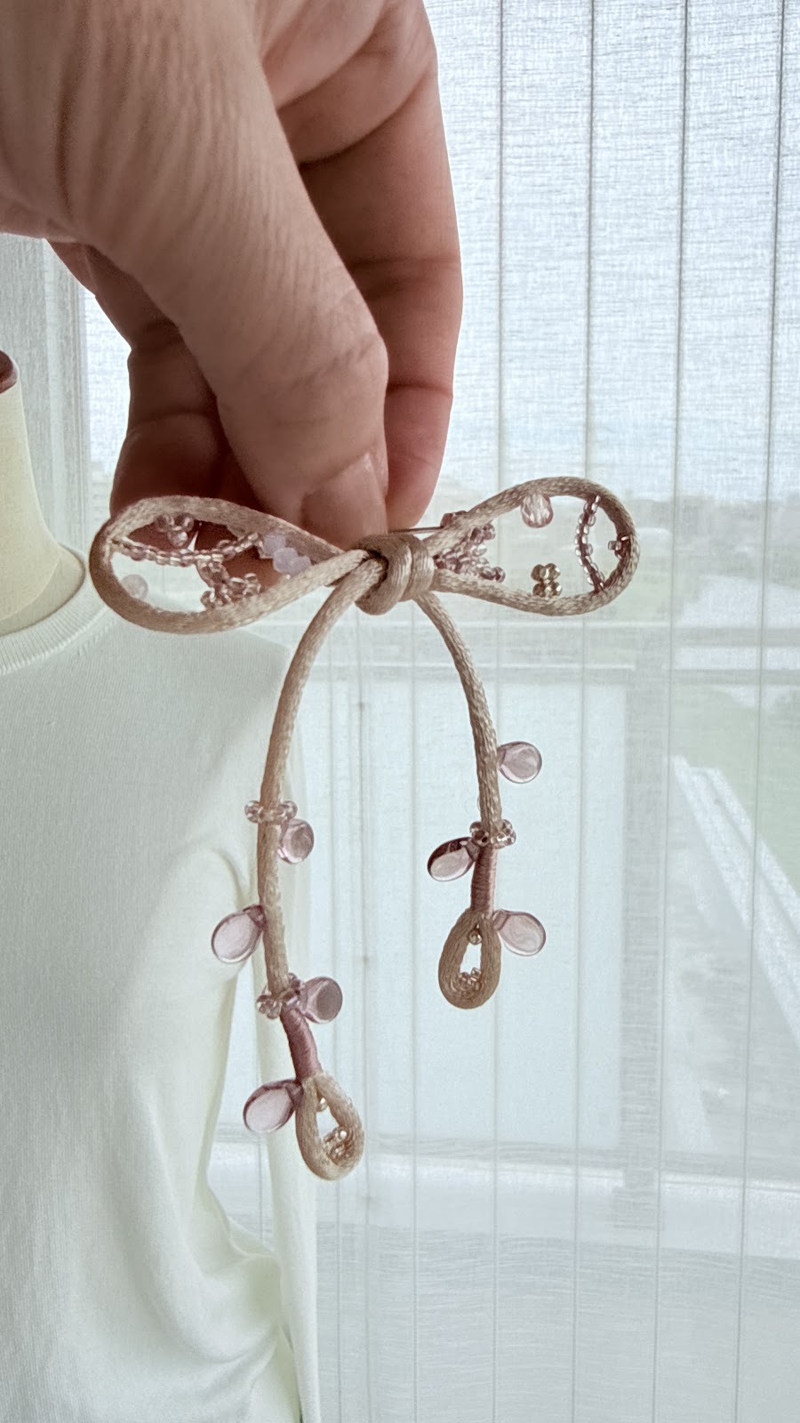 Ivory Ribbon Brooch with Beads, Statement Bow Pin for Jacket or Dress, Handmade Japanese Jewelry 【Oikawa Ivory】
