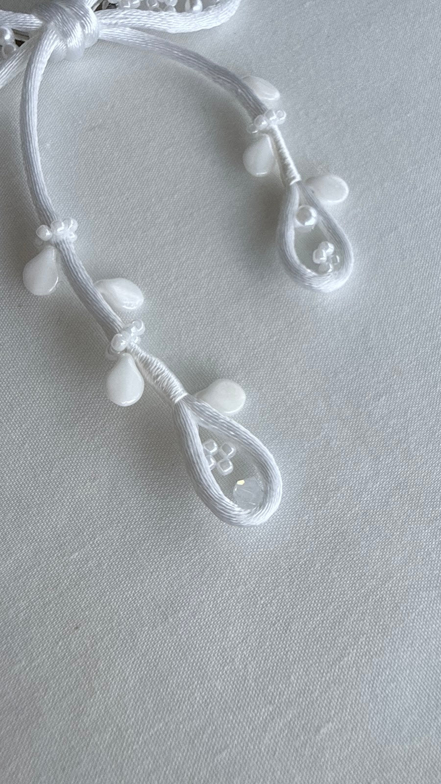 White Ribbon Brooch with Beads, Statement Bow Pin for Jacket or Dress, Handmade Japanese Jewelry 【Doi White】